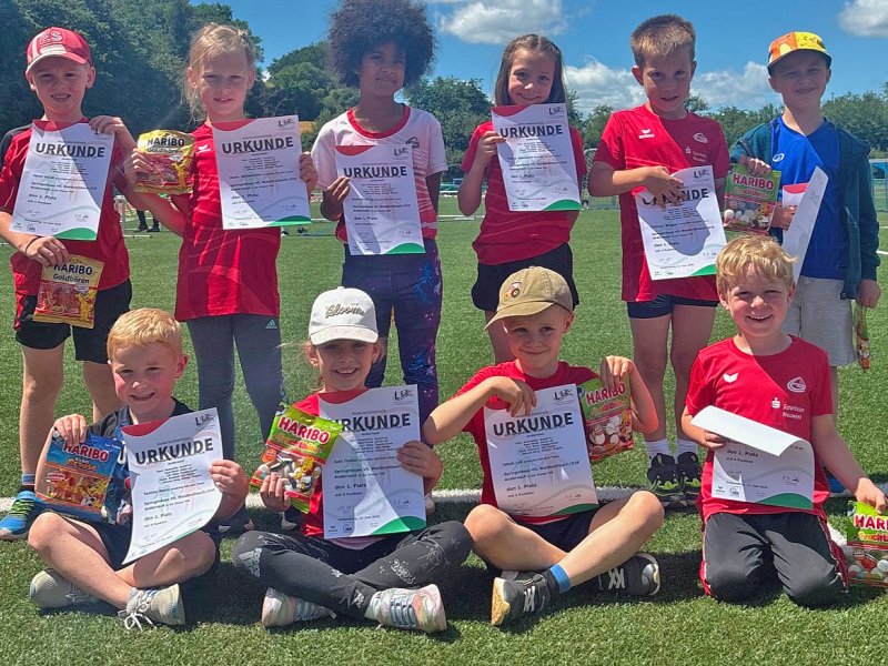 u8-team_springmaeuse_13.06..jpg u8-team_springmaeuse_13.06..jpg